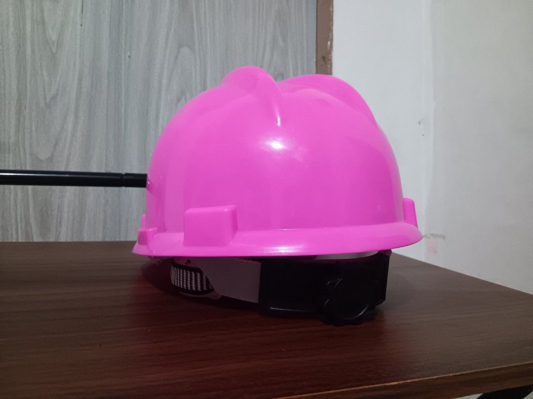 Construction Helmet (Category: Construction Tools & Equipment) located in Manila. Submitted by wiseflower.406e96 (Listing ID 1447693969, Image 3). Description: Omaga Safety Helmet Ang Omaga safety helmet ay gawa sa ABS plastic. Ito ay idinisenyo para sa maaasahang proteksyon sa trabaho, na may sukat na 53 hanggang 64 cm na kasya sa karamihang size ng ulo. Nilagyan ito ng adjustable knob system (pindutan na napipihit) upang madaling mai-adjust at 