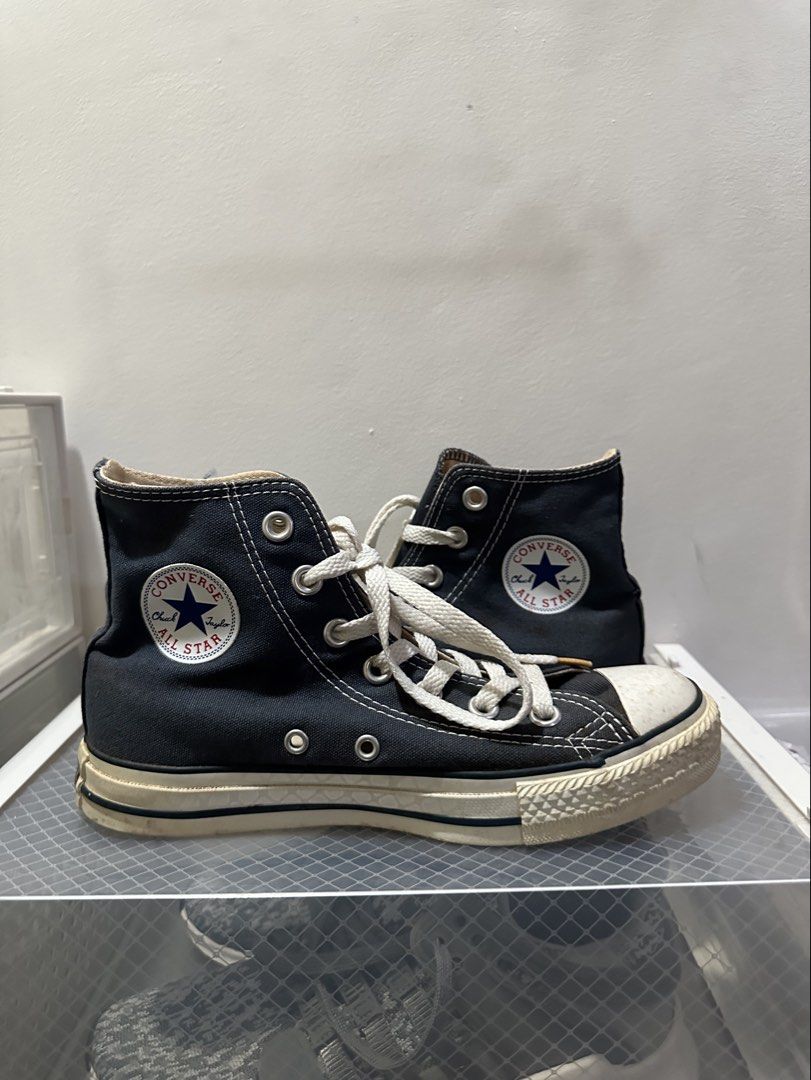 Converse Chuck Taylor All Star high-tops (Category: Sneakers) located in Angeles City. Submitted by toukachi (Listing ID 1447857817, Image 2). Description: negotiable ✨ 24 cm.