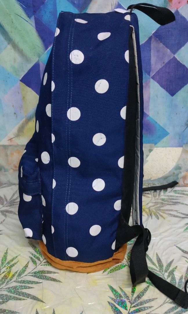 CORDURA bagpack (L) (Category: Backpacks) located in Alor Setar. Submitted by naccamie (Listing ID 1447694087, Image 3). Description: item bundle kondisi 8/10 kondisi spt dalam gambar original CORDURA (L).