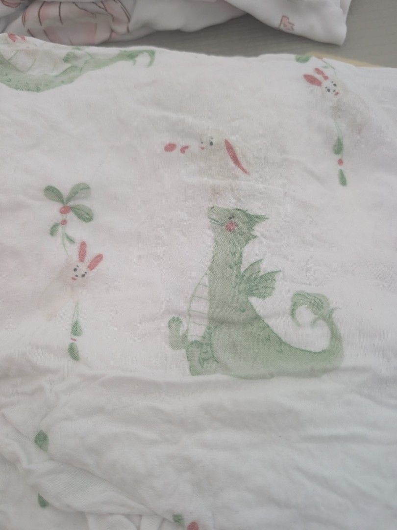 Cot sheets - 4x (Category: Cots & Cribs) located in Singapore. Submitted by zmeikei (Listing ID 1447690913, Image 2). Description: 4x cot sheets. in good condition. selling as a bundle. 4 for $15, one for $5. .