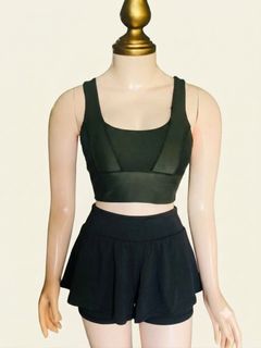(Category: ) located in . Submitted by milovewardrobe (Listing ID 1447773561, Image 1). Description: .