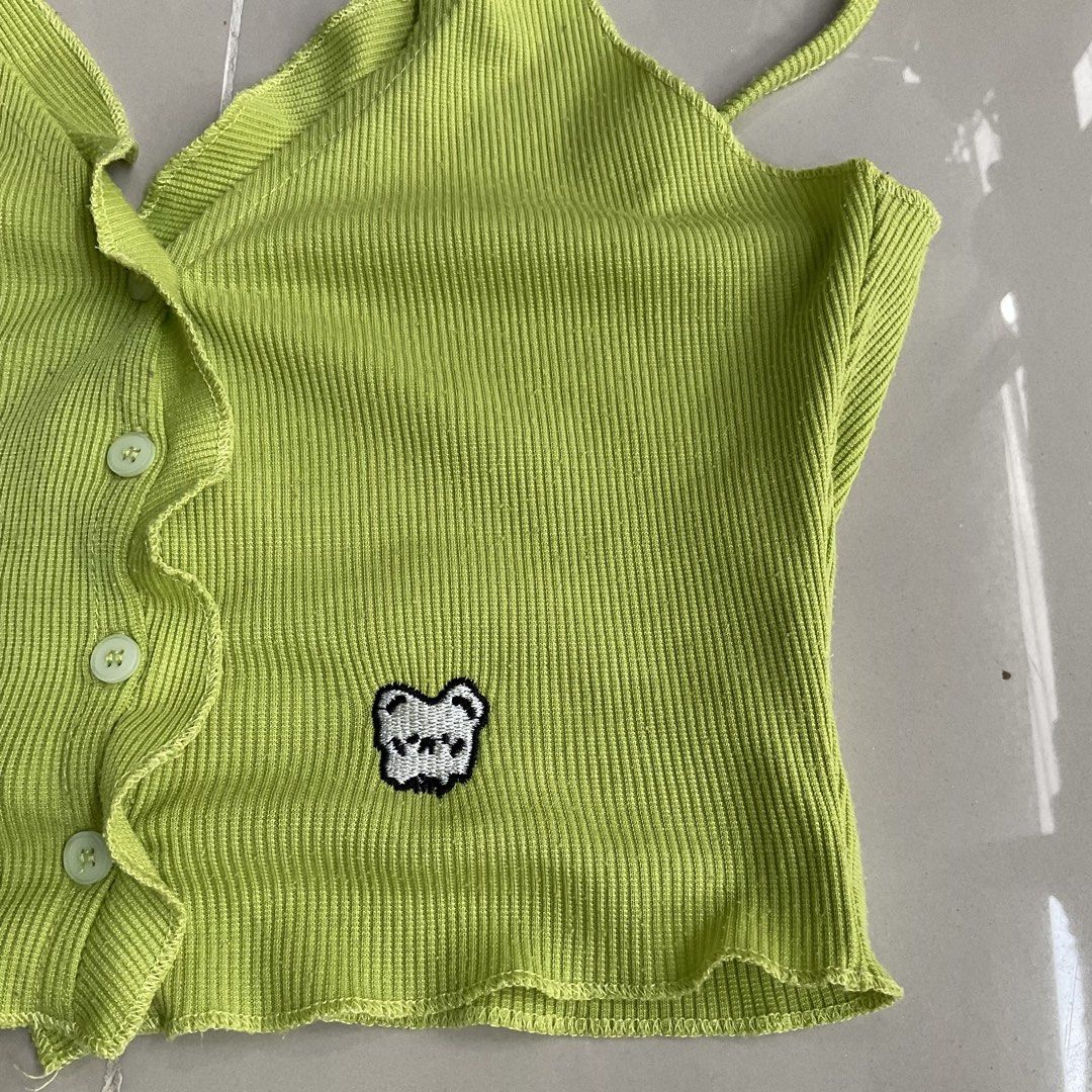 cute bear y2k tank top (Category: Others Tops) located in Valenzuela. Submitted by heroeia (Listing ID 1447768864, Image 2). Description: xs /small.