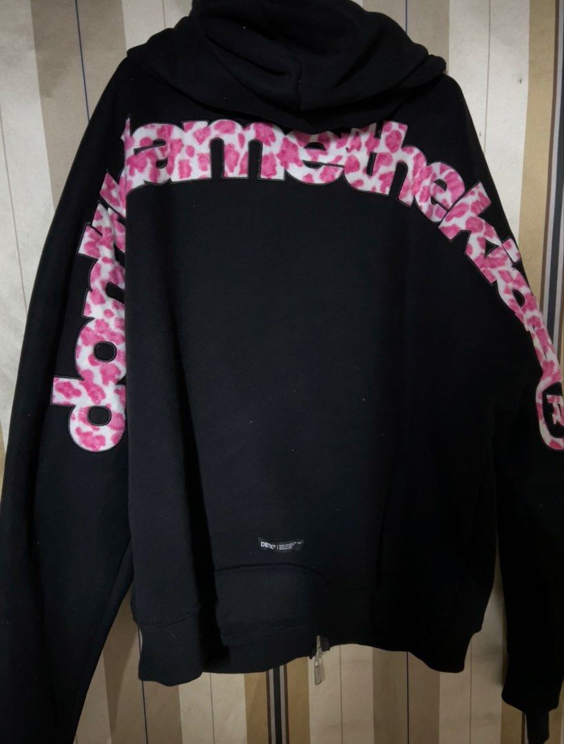 DBTK D STRIKE ZIP UP HOODIE PINK BLACK (Category: Hoodies) located in Manila. Submitted by adrianne31 (Listing ID 1447867294, Image 2). Description: DBTK D STRIKE ZIP UP HOODIE 2XL ₱3,299 Size: 2XL Condition: 9.5/10 No issue Almost brandnew Free 1 DBTK sticker Location: Lower Antipolo, SM Masinag .