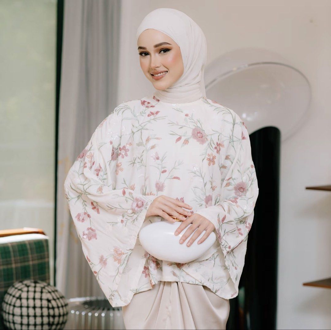 Dewi Kurung - Ivory (Category: Traditional & Ethnic wear) located in Sungai Petani. Submitted by prelovedbyumied (Listing ID 1447801117, Image 1). Description: Dewi Kurung Raya Collection from Dahlia RTW.