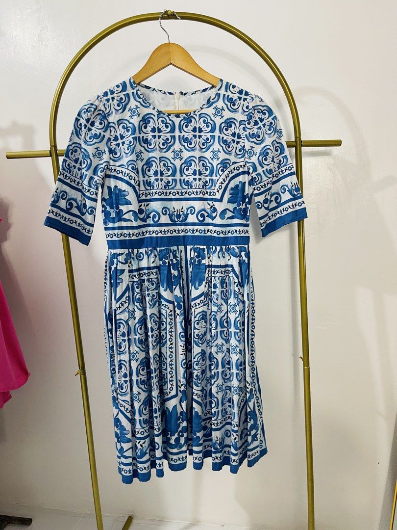 Dolce and gabanna (Category: Luxury Apparel) located in Manila. Submitted by highendcollection.wind (Listing ID 1447710534, Image 1). Description: Dolce and gabanna no necktag have washtag .