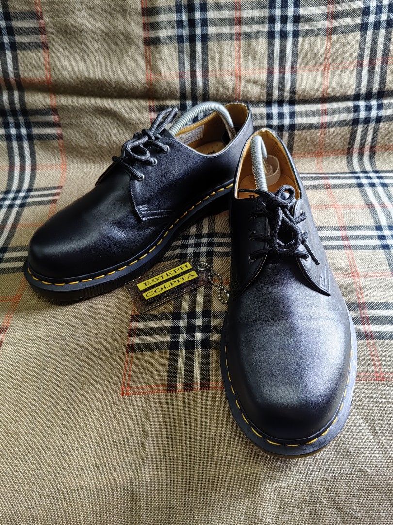 DR. MARTENS 1461 (Category: Casual Shoes) located in Baguio. Submitted by curated_luxe_brandeds (Listing ID 1447709980, Image 3). Description: DR. MARTENS 1461 AUTHENTIC UK 9 US 10 MENS EUR 43 PHP 5080+SF SEE PICS FOR DETAILS EXCELLENT CONDITION COLOR MAY VARY DUE TO LIGHTING MOP BDO /GCASH NO COD /COP FB PAGE /CAROUSELL : curated_luxe_brandeds FACEBOOK SELLING ACCOUNT : Esteph Colpita SA PHYSICAL STORE :STALL 324A THIRD FLOOR SKYWORLD SESSION RO