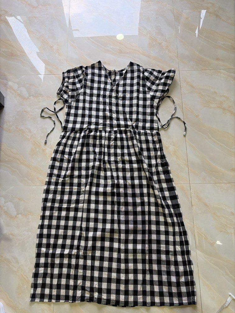 dress kotak-kotak (Kategori: Gaun & Rok) berada di Bogor. Dikirim oleh tokoelin (ID iklan 1447784775, Gambar 1). Deskripsi: ld:50 p:119.