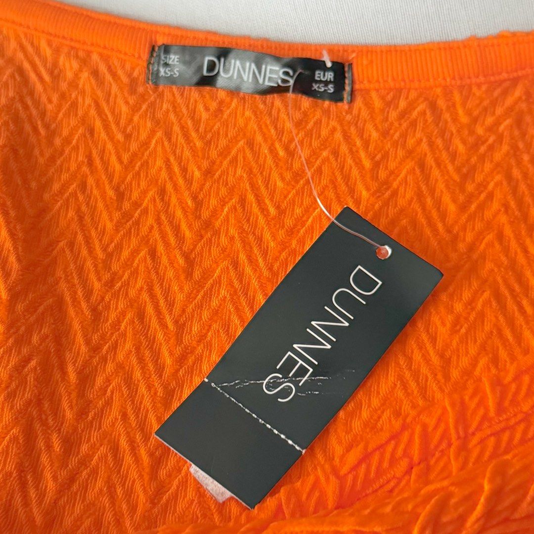 Dunnes Orange Twist Front Textured Crop Top (Category: Others Tops) located in Antipolo. Submitted by rosywardrobe (Listing ID 1447809034, Image 2). Description: 🎀 MAKE READING A HABIT 🎀 • No order form, no reservation! • Strictly 1 day reservation • Payment first before order processing • No return, No exchange • Don’t make an offer if you’re not 100% sure • No shipping every weekends — PAYMENT CHANNELS — • GCash • Gotyme • Maya • BDO • BPI • 