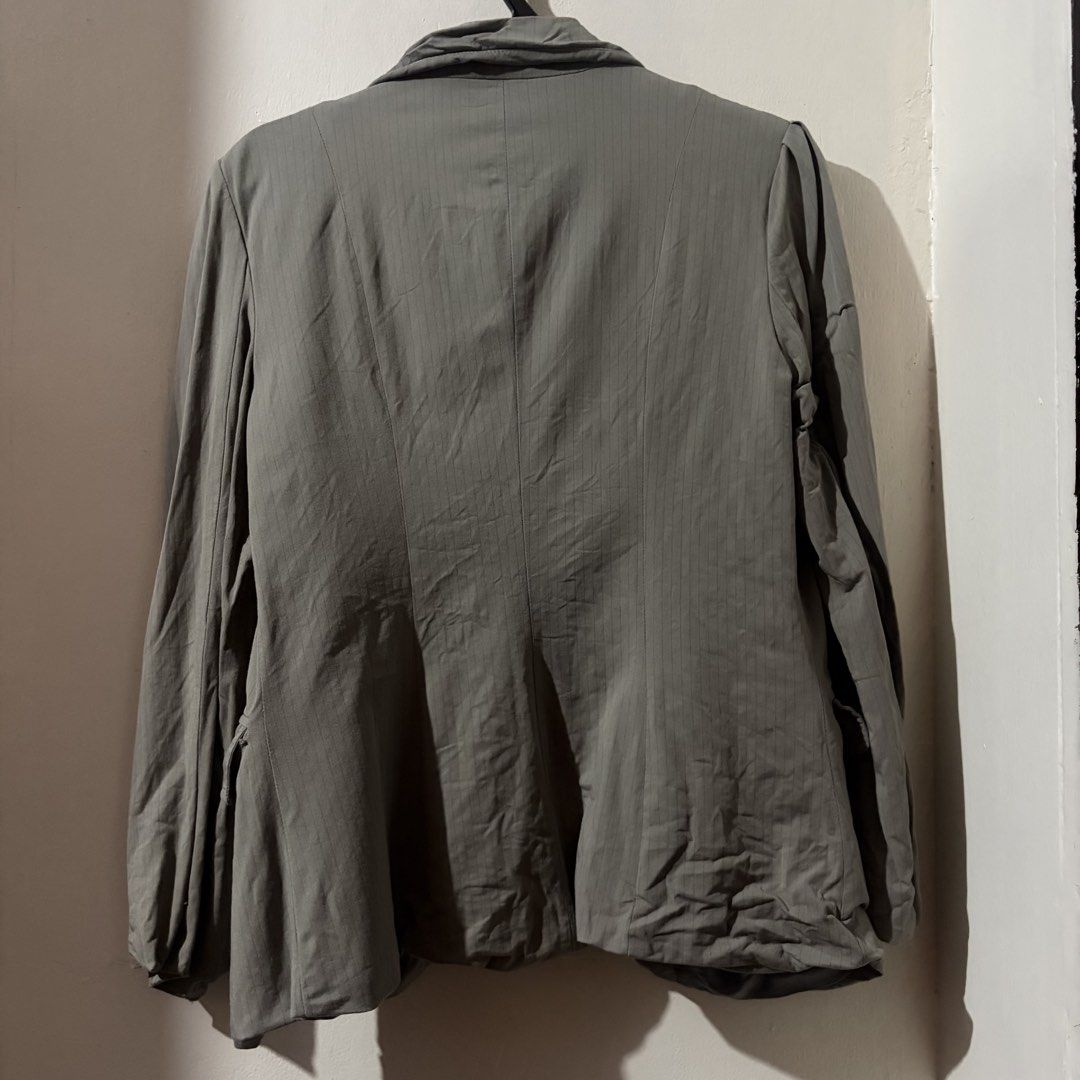 ESSENXA Grey Blazer with Italian Fabric (Category: Coats, Jackets and Outerwear) located in Manila. Submitted by lalebilolu (Listing ID 1447722379, Image 2). Description: - ESSENXA Grey Blazer - Made with Italian fabric - Size: S - Two front pockets - Minor damage on neck/shoulder area (check photos).
