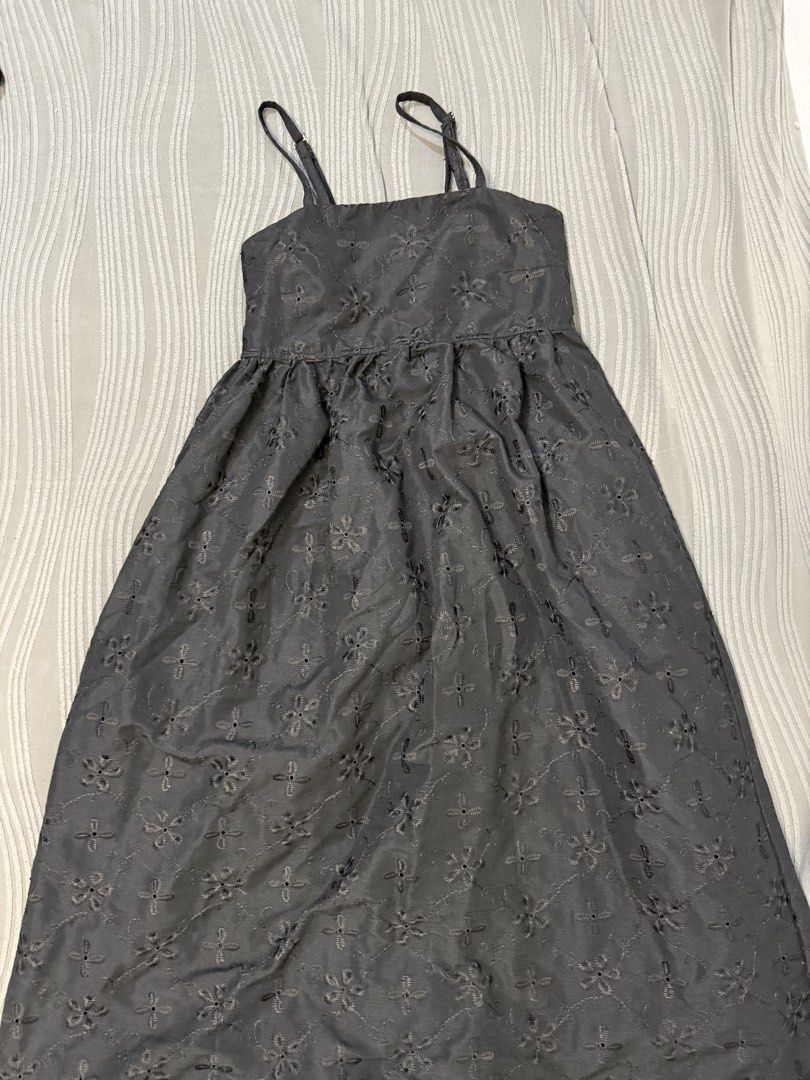 Eyelet Midi Dress (Category: Dresses) located in Arayat. Submitted by decluk8 (Listing ID 1447881831, Image 2). Description: .