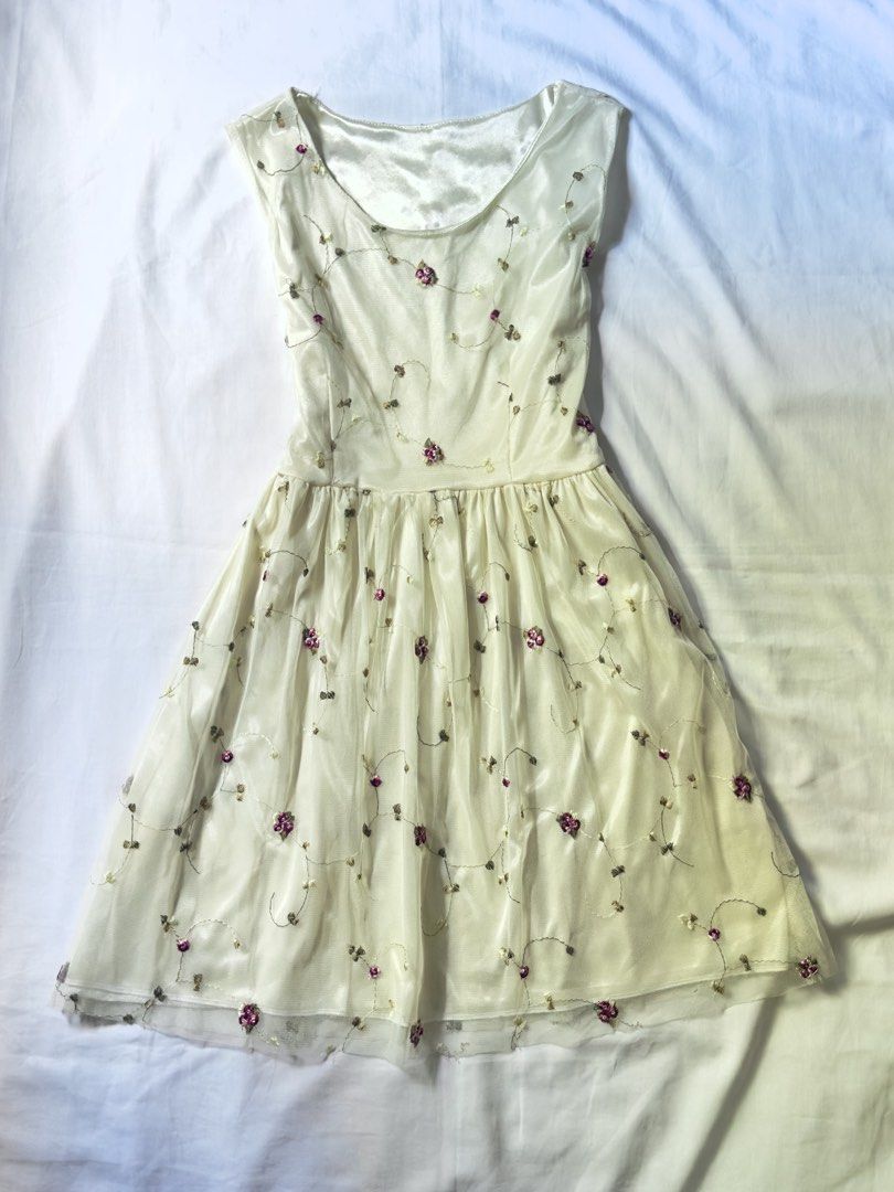 Floral Embroided Mesh Dress (Category: Dresses) located in Quezon City. Submitted by ajufitz_ig (Listing ID 1447738269, Image 1). Description: size: free size color: white mop: gcash mod: lalamove or j&t loc: sampaloc, manila - payment first policy and shipping fee must be shouldered by buyer 💌.