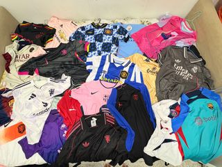 (Category: ) located in . Submitted by footballhubsg (Listing ID 1447852811, Image 1). Description: .