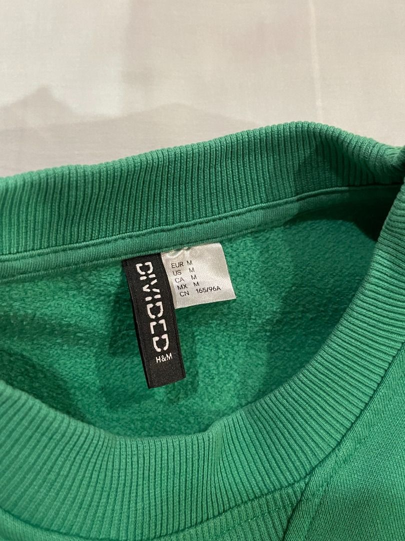 H&M Sweatshirt (Category: Coats, Jackets and Outerwear) located in Paranaque City. Submitted by declutteringtherapy (Listing ID 1447866275, Image 2). Description: 💸 payment through gcash or bank transfer 🚚 delivery through lalamove/grab or j&t.