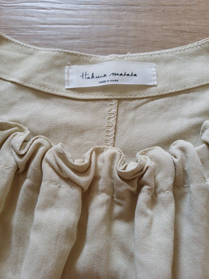 Hakuna malala （分類：T-shirt）位於 Hong Kong。 由 rainyhahaha 提交（商品編號 1447722221，圖片 3）。簡介： 休閒舒適 服 ，幾乎全身新,韓國製造。