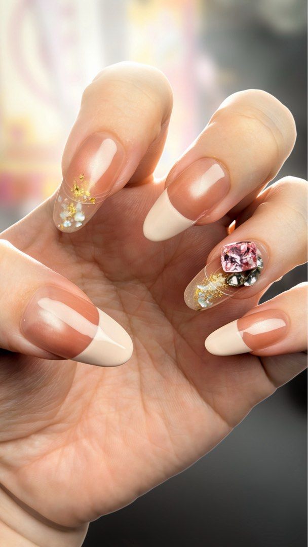 Handmade Press-on nails (Category: Hands & Nails) located in Cainta. Submitted by closetdclutter (Listing ID 1447853905, Image 3). Description: Bnew press-on nails, all size medium. Comes with tools. Pick up only P180 each.
