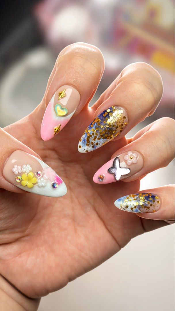 Handmade Press-on nails (Category: Hands & Nails) located in Cainta. Submitted by closetdclutter (Listing ID 1447853905, Image 2). Description: Bnew press-on nails, all size medium. Comes with tools. Pick up only P180 each.