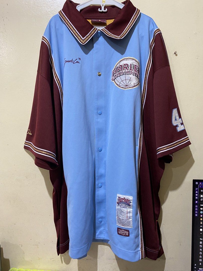 Harlem Globetrotters Button-Up Jersey Shirt (Category: Tshirts & Polo Shirts ) located in Pasay City. Submitted by 4zalea (Listing ID 1447843711, Image 1). Description: 34x36 6xl Harlem Globetrotters button-up jersey shirt - Colorway: Light blue and maroon - Features embroidered 'Harlem Globetrotters' on the back - Classic collar and button closure - Ideal for any basketball fan - Please check photos for detailed condition.