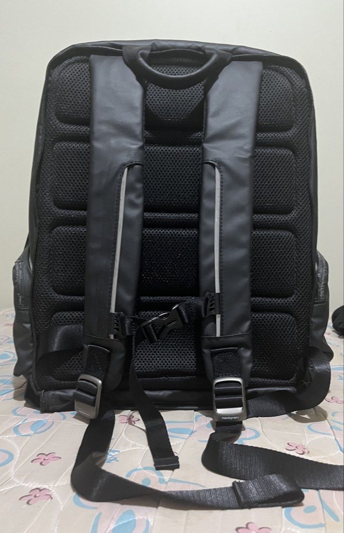 HEDGREN Bicycle back pack (Category: Laptop Bags & Sleeves) located in Manila. Submitted by switchtosave (Listing ID 1447831860, Image 2). Description: Negotiable.