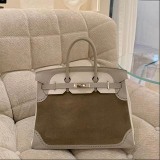 (Category: ) located in . Submitted by onesvintageluxury (Listing ID 1447768313, Image 1). Description: .