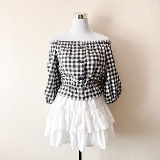 (Category: ) located in . Submitted by rosywardrobe (Listing ID 1447835258, Image 1). Description: .
