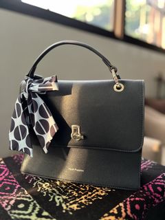 (Kategori: ) berada di . Dikirim oleh curatedbyshei (ID iklan 1447776820, Gambar 1). Deskripsi: .