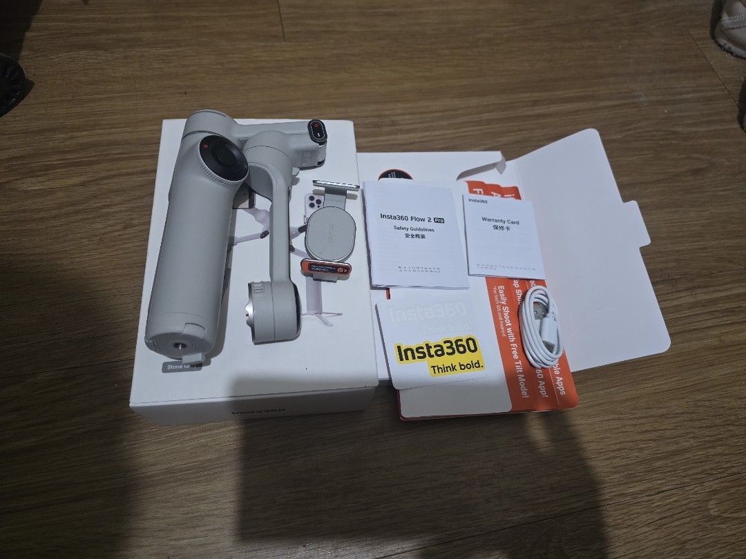 Insta360 Flow Gimbal Stabilizer with Accessories (Category: Gimbals & Stabilizers ) located in Mandaluyong City. Submitted by jemzky12 (Listing ID 1447802231, Image 1). Description: - Insta360 Flow Gimbal - Includes all original accessories and manuals - Perfect for smooth, stable video shots - Easy to use for creators of all levels - Ready for your next video project!.