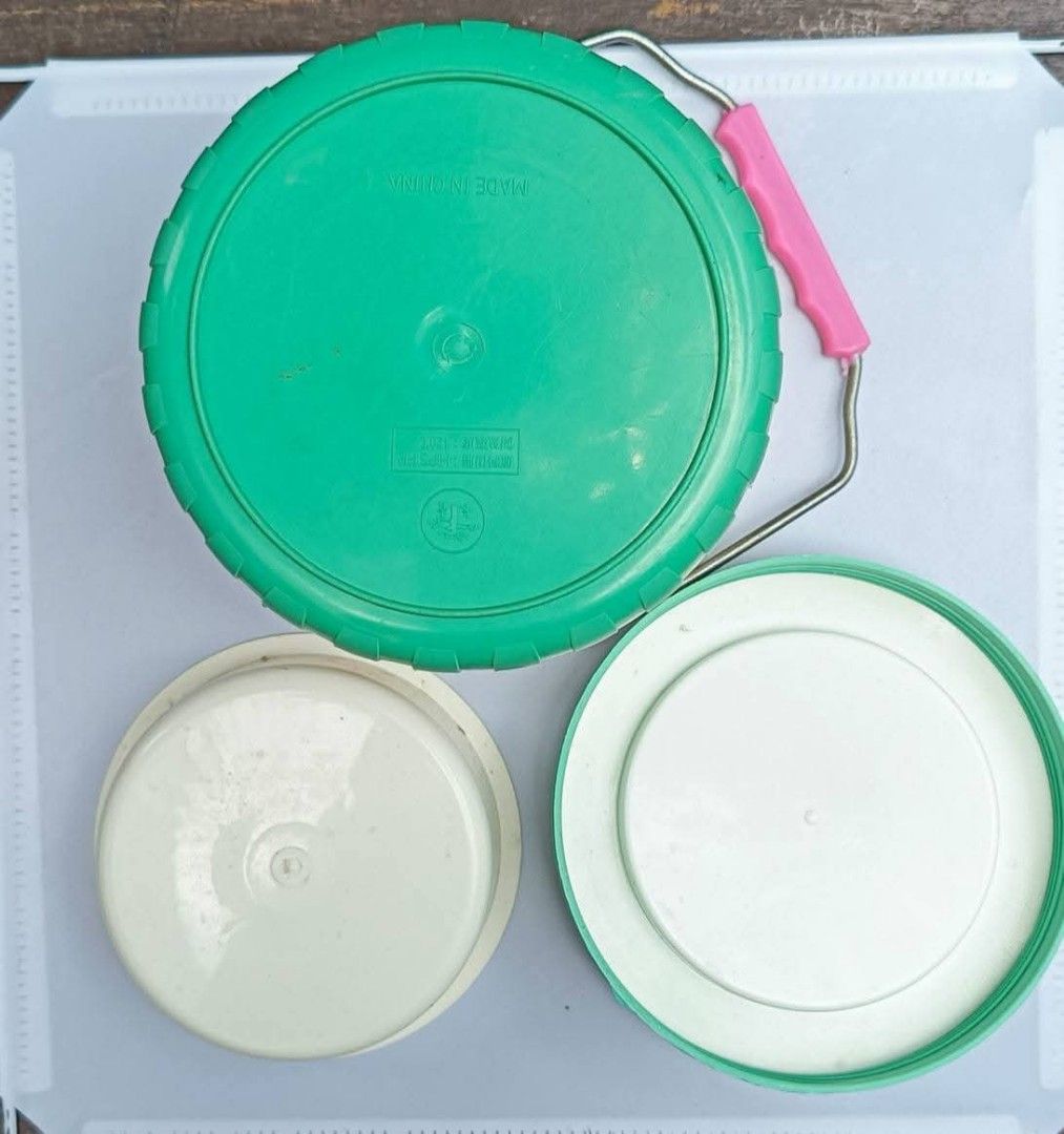 Insulated Food Container/Keeper (Category: Other Kitchenware & Tableware) located in Baguio. Submitted by boxmania (Listing ID 1447701873, Image 3). Description: 2 layers Est. 2.5L capacity From HK/UK/Dubai/Canada or Japan Surplus Box What you see is what you get No return, no exchange (random item po nakukuha ng seller sa box).