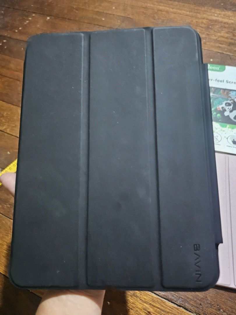 Ipad air 4 casing bavin and goojodoq screen protector (Category: Cases & Sleeves) located in Manila. Submitted by onlinesmartshopping12 (Listing ID 1447817922, Image 2). Description: all in 1 bavin casing black 1 blue 1 pink 2 screen protectors.