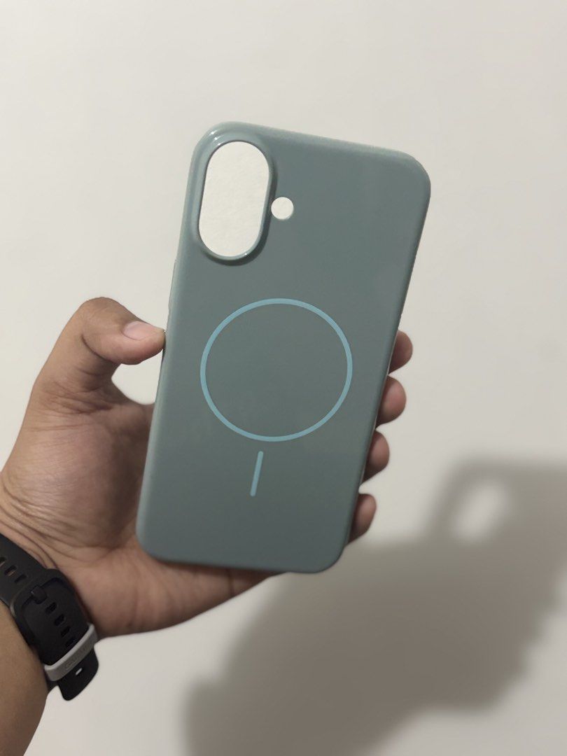 Iphone 16+ Beats Case with Magsafe (Category: Cases & Sleeves) located in Apalit. Submitted by trishy.stuff (Listing ID 1447789116, Image 1). Description: - original price roughly ₱2,800 - no scratch or dents - just a yellow stain inside of the case but magsafe still works perfectly - will sell ₱1,350 (negotiable) mop: gcash or maribank mod: jnt sf will be shouldered by the buyer dm for more info :).