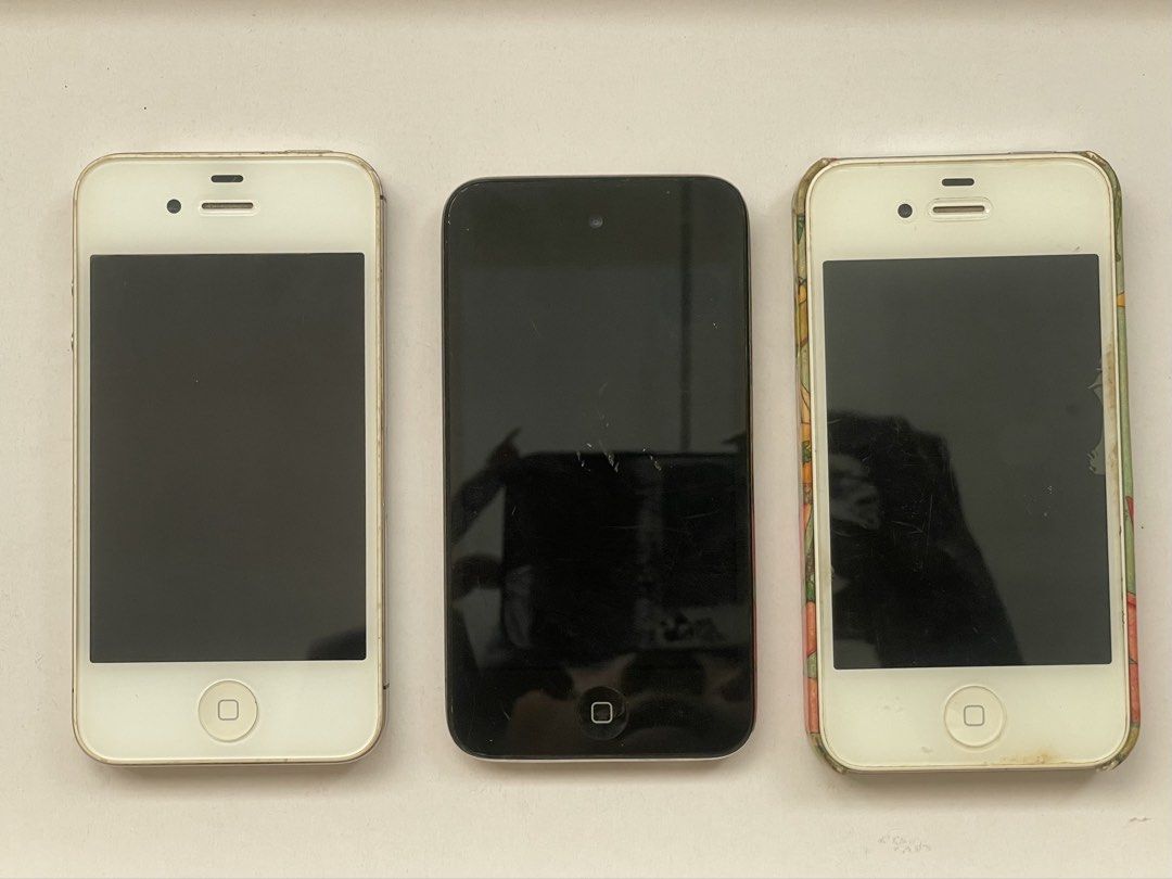 iPhone 4 and iPod (Category: Others) located in Pasig City. Submitted by medisina (Listing ID 1447778017, Image 1). Description: Selling all defective iPhone 4 and iPod for 1k Still negotiable Collector’s item No cables and charger Unit only.