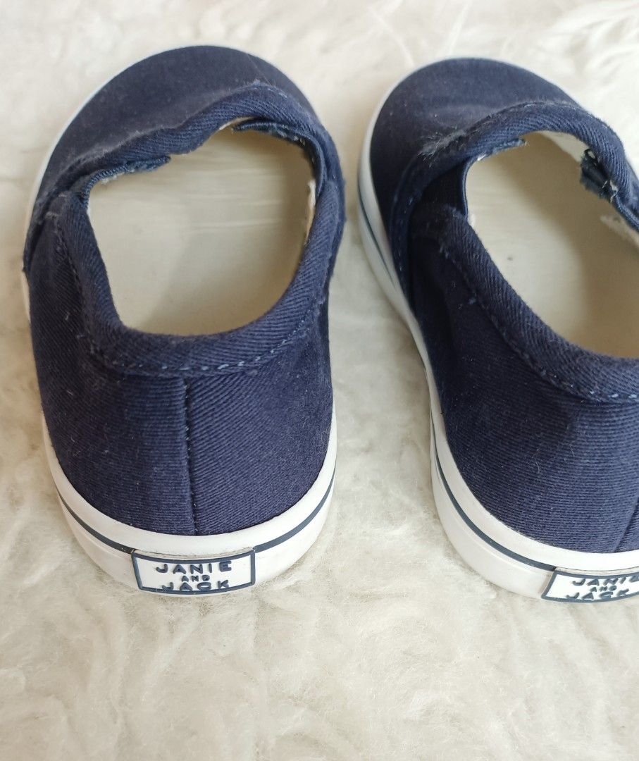 Janie n Jack sepatu baby SZ 5 ( insol 13cm ) (Kategori: Orang Tua, Bayi & Anak - Lainnya) berada di Banjarmasin. Dikirim oleh shihabfawwaz.preloved (ID iklan 1447677200, Gambar 2). Deskripsi: sepatu janie n Jack SZ 5 ( insole 13cm) perkiraan utk anak usia 12m - 18m tergantung panjang kaki anak ya masih bagus bnget.