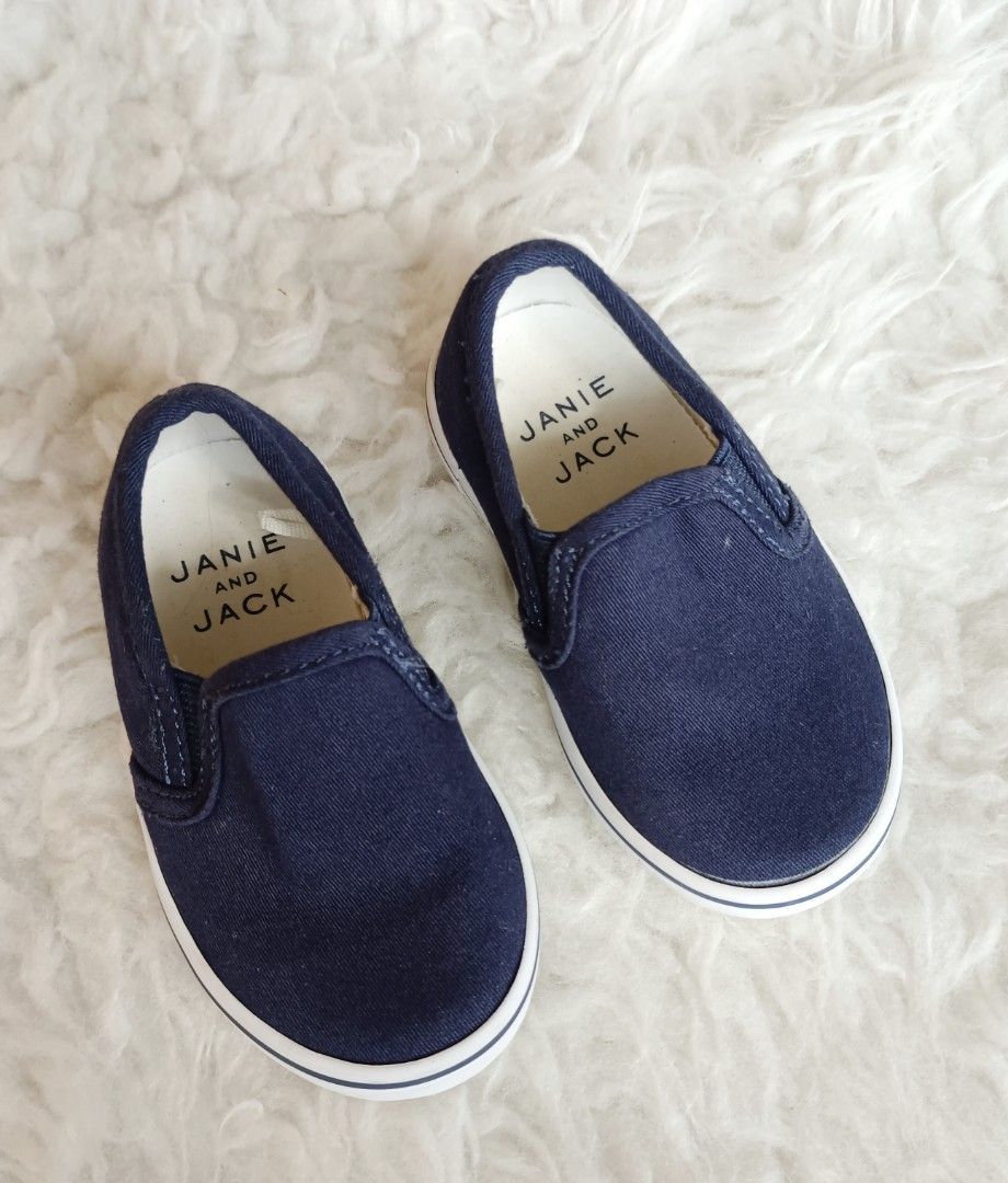 Janie n Jack sepatu baby SZ 5 ( insol 13cm ) (Kategori: Orang Tua, Bayi & Anak - Lainnya) berada di Banjarmasin. Dikirim oleh shihabfawwaz.preloved (ID iklan 1447677200, Gambar 1). Deskripsi: sepatu janie n Jack SZ 5 ( insole 13cm) perkiraan utk anak usia 12m - 18m tergantung panjang kaki anak ya masih bagus bnget.