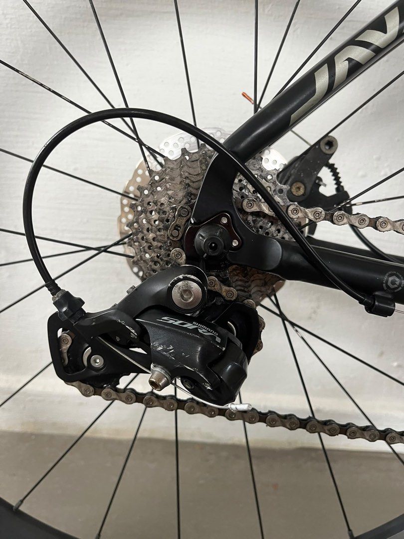 JAVA siluro 3 (Category: Bicycles) located in Singapore. Submitted by aligator_767 (Listing ID 1447780511, Image 2). Description: - Shimano Sora Groupset - Reliable Disc Brakes - Ready to Ride - Under 100km - Comes with free bottle cage - fd 480.
