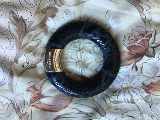 (Category: ) located in . Submitted by iza.goes_thrifting (Listing ID 1447881758, Image 1). Description: .
