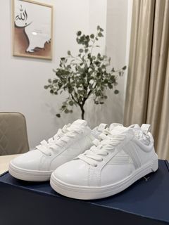 (Category: ) located in . Submitted by room.fashion (Listing ID 1447820510, Image 1). Description: .
