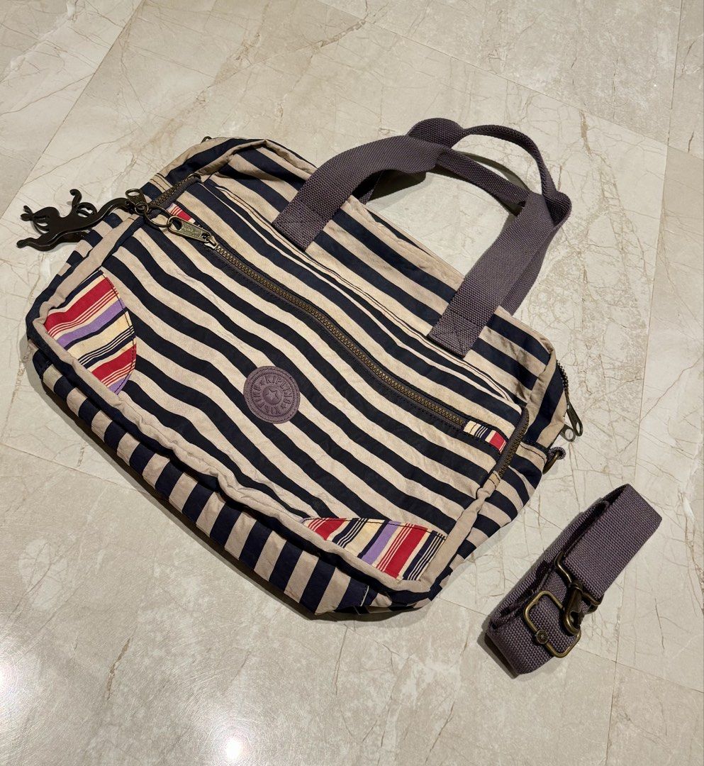 KIPLING STRIPE BAG (Kategori: Tas & Dompet Wanita) berada di Jakarta Selatan. Dikirim oleh lukypreloved (ID iklan 1447846430, Gambar 1). Deskripsi: ORIGINAL KIPLING 100% CONDITION 100% P 35cm L 13cm T 30cm .