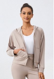 (Category: ) located in . Submitted by dailywears7 (Listing ID 1447716648, Image 1). Description: .