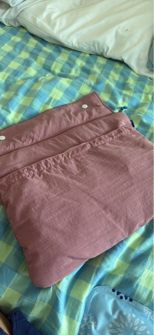 Laptop bag with sleeve (Category: Laptop Bags & Sleeves) located in Makati City. Submitted by yurideclutters (Listing ID 1447711949, Image 2). Description: .