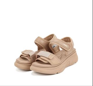 (Category: ) located in . Submitted by shiera_wardrobe (Listing ID 1447773027, Image 1). Description: .