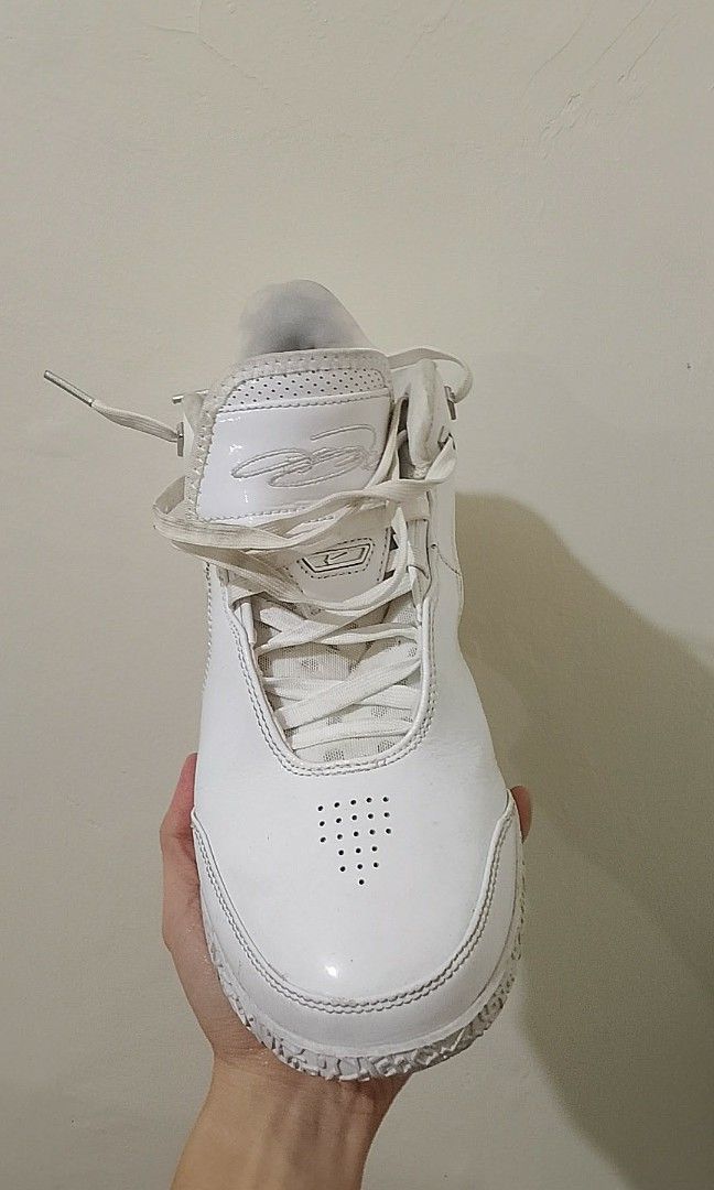 Lebron nxxt gen ampd ep (Category: Sneakers) located in Manila. Submitted by jhude_14 (Listing ID 1447834356, Image 1). Description: Lebron nxxt white basketball shoes pwede sa maselan good condition sizes indicated sa box.