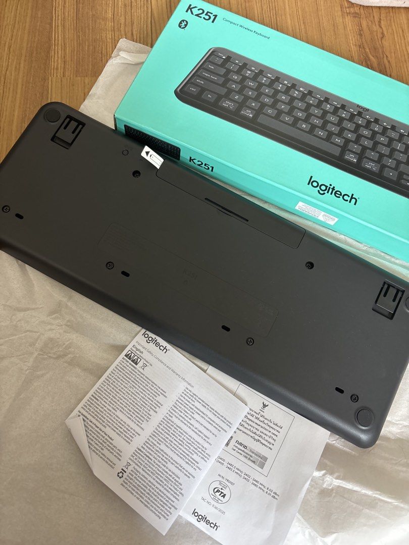 Logitech K251 Compact Wireless Keyboard (Category: Computer Keyboard) located in Seri Kembangan. Submitted by tommygan5256 (Listing ID 1447746116, Image 2). Description: - Logitech K251 Compact Wireless Keyboard - Full-size layout including a number pad - Reliable wireless connectivity - Excellent working condition - Includes original box and manuals.