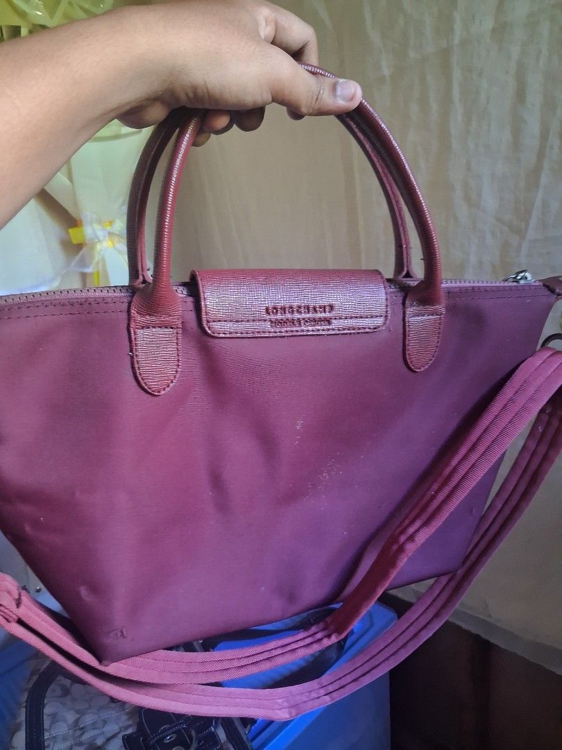 LongChamp tote bag (Category: Luxury Bags & Wallets) located in Giporlos. Submitted by berniee21 (Listing ID 1447685581, Image 2). Description: .