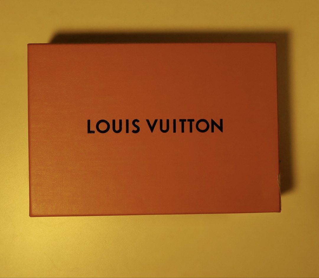 Louie Vuitton Bifold wallet, card holder (Category: Luxury Bags & Wallets) located in Manila. Submitted by kalebvinluan (Listing ID 1447689804, Image 1). Description: Louis Vuitton Compact Zip Wallet in Damier Ebene canvas. Main Bifold Section: Snaps shut and contains slots for cards and a large horizontal compartment for paper bills. Zippered Compartment: A separate area with an all-around zip that typically contains two gusseted sections for co