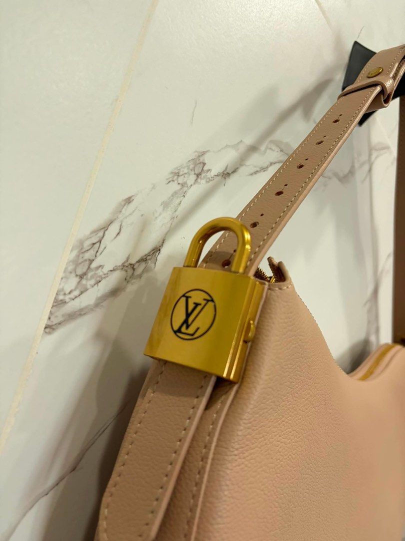 📍LV croissant (Category: Luxury Bags & Wallets) located in Manila. Submitted by luxxevintage_reg (Listing ID 1447724507, Image 3). Description: .
