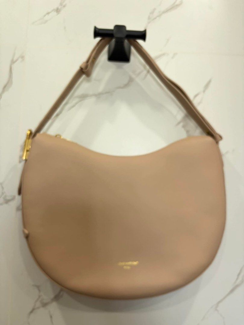 📍LV croissant (Category: Luxury Bags & Wallets) located in Manila. Submitted by luxxevintage_reg (Listing ID 1447724507, Image 2). Description: .