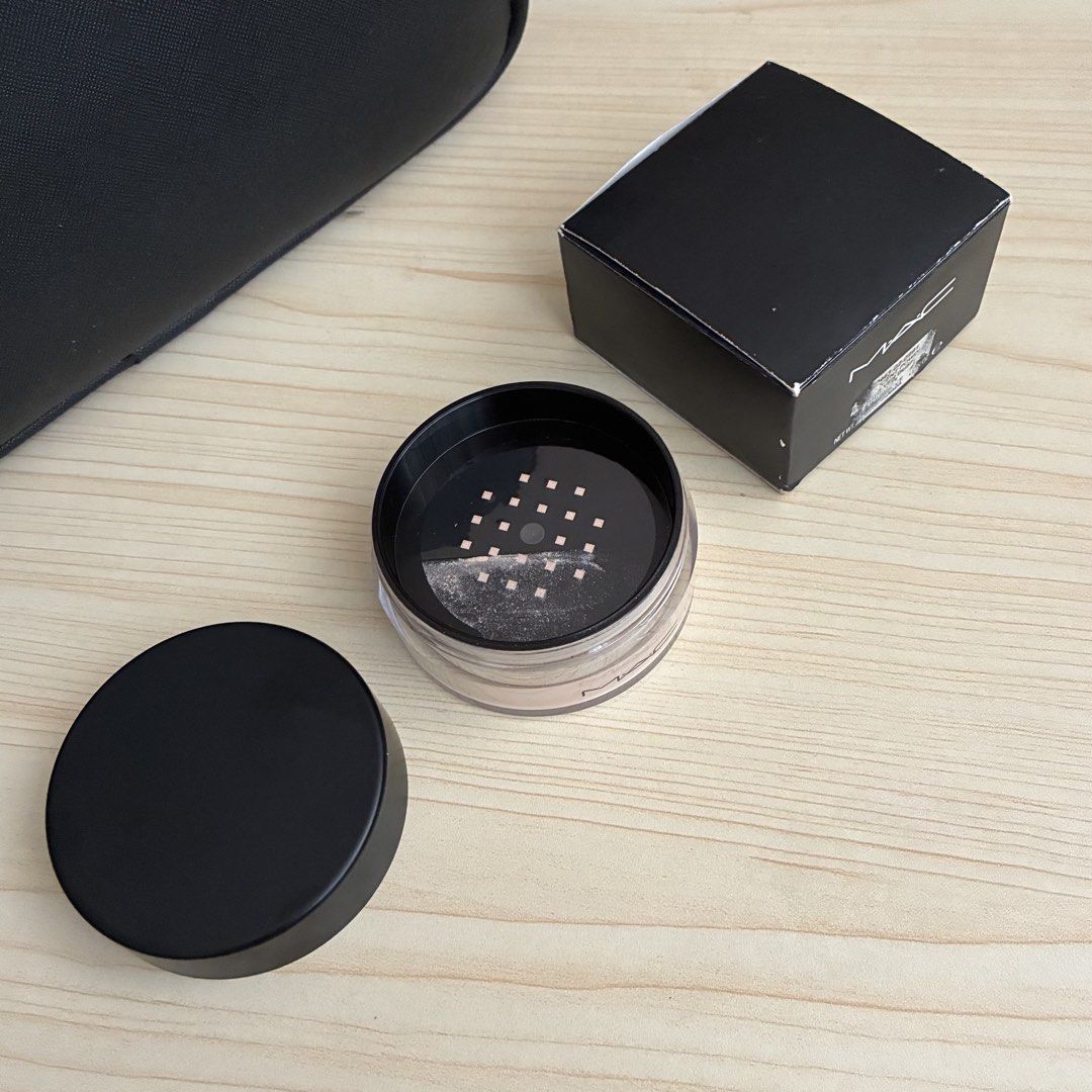 MAC Iridescent Loose Powder Silver Dusk (Category: Makeup) located in Manila. Submitted by gabasta998 (Listing ID 1447691771, Image 3). Description: MAC Iridescent Powder in Silver Dusk - Used as Highlighter, eyeshadow, and body shimmer - Includes original box - sealed on the inside, nagfail lang but neverrr used - got this from ebay for 1500+, srp is 2500+, selling for 600.