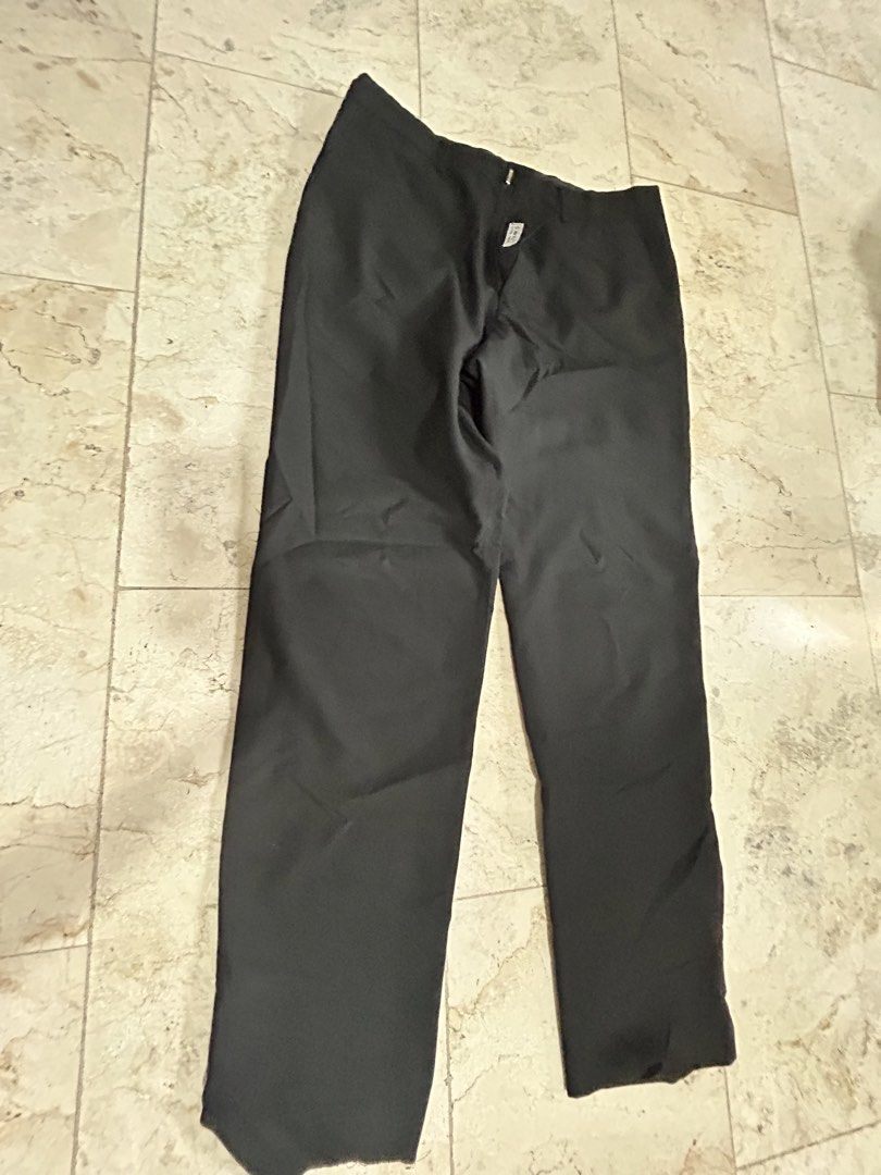 man slacks (Category: Jeans) located in Taguig. Submitted by mia.thrift (Listing ID 1447747193, Image 1). Description: cornells dm if interested.