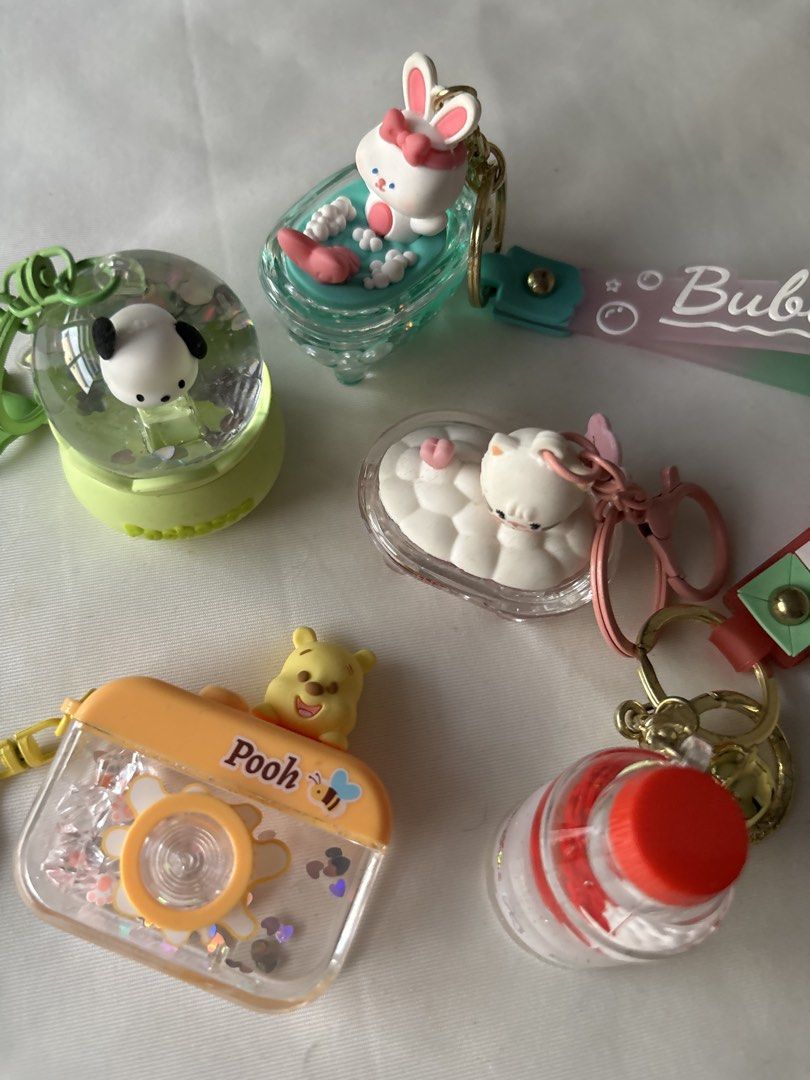 Miniso keychain (Category: Character Goods) located in Quezon City. Submitted by bny.apprl (Listing ID 1447678210, Image 2). Description: Miniso keychains.