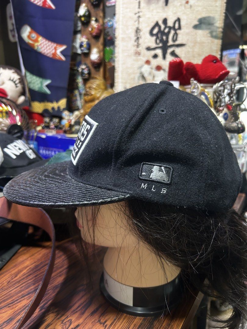 MLB Los Angeles Dodgers MLB Cap (Category: Caps & Hats) located in Manila. Submitted by starbalesukandjapansurplus (Listing ID 1447732414, Image 2). Description: - Black Los Angeles Dodgers cap - Textured brim - MLB logo on the side - Adjustable strap at the back - Shows some signs of wear on the brim - Ideal for any Dodgers fan.