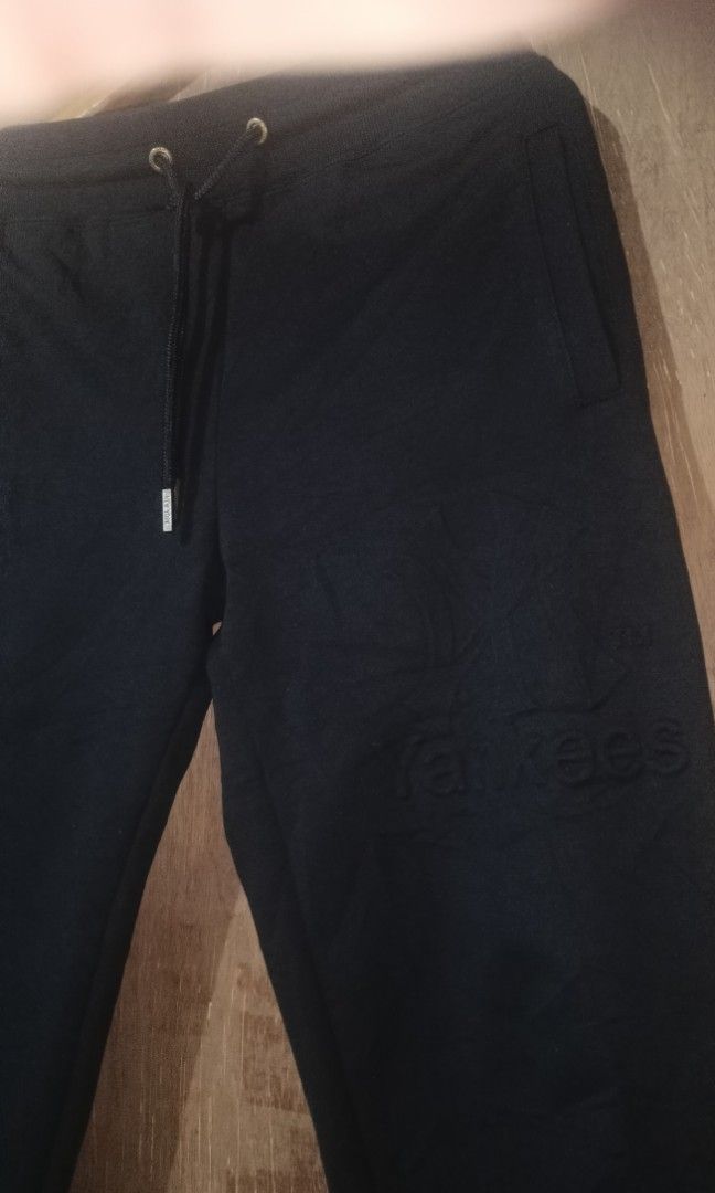 MLB New york Yankees (embossed print) (Category: Joggers) located in Rizal. Submitted by daangbakalthrift. (Listing ID 1447844884, Image 3). Description: For sale 🏷️ MLB New york Yankees (embossed print) Color solid triple black ⚫ Jogger pants Size large on tag W 30-38 L 38 Color rate 9.8/10 or better Condition excellent No issues Mine 500+sf Location Rodriguez rizal 📌 Dm for more details thanks 🙏🏻.